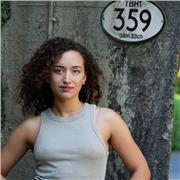 Artista versatil.
Soy bailarina, actriz y maquilladora. 
Clases para cualquier persona que le apasione las artes escenicas